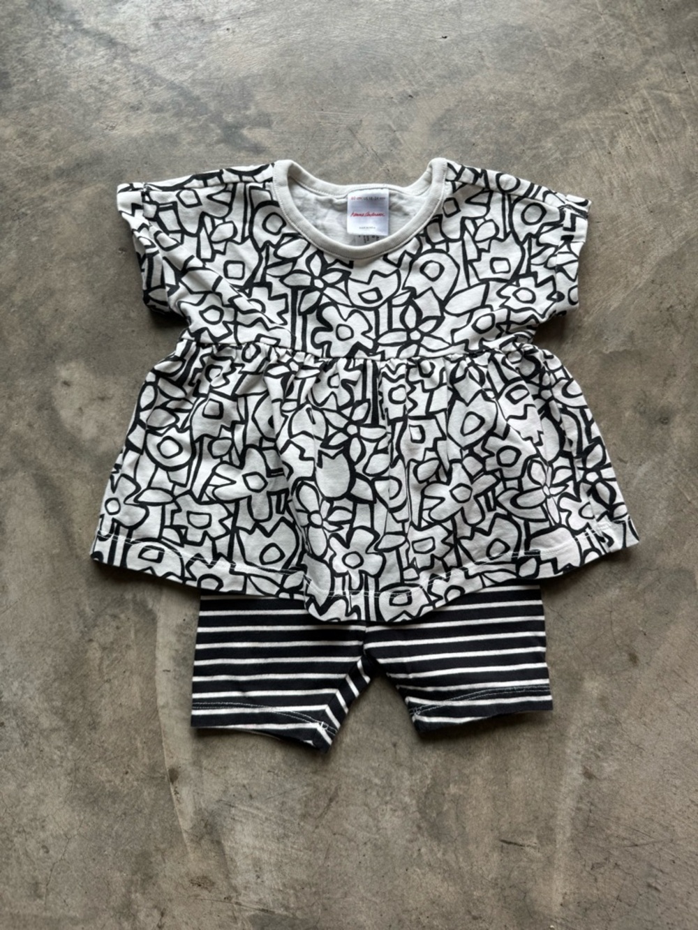 Baby Tunic Top & Shorts Set - Picture 2 of 7